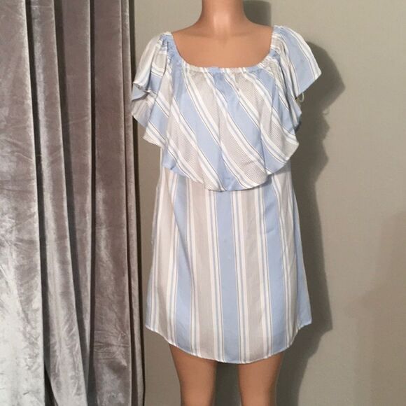 WAYF off the shoulder dress. NWOT - Picture 4 of 7